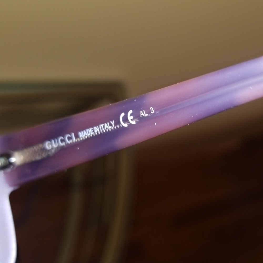 Authentic Gucci sunnies - Picture 6 of 8